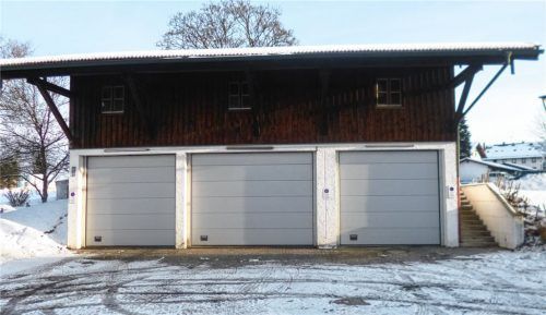 Der Bauhof in Halfings Mitte ist bald Geschichte. 2019 hatten sich die Gemeinderäte der VG-Mitgliedsgemeinden Schonstett und Halfing auf einen gemeinsamen Bauhof verständigt.Foto Kirchner