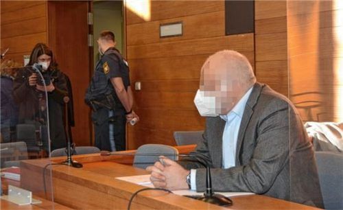 Der falsche „Impfarzt“ Stefan H., hier am ersten Verhandlungstag, äußerte sich jetzt erstmals selbst. Foto Kretzmer-Diepold