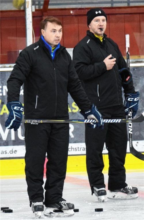 Die Brüder Alexei und Sergei Piskunov leiten auch in der kommenden Spielzeit das Training beim Eishockey-Bayernligisten EHC Waldkraiburg.Foto Paolo del Grosso