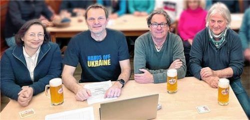 Die Führung des Vereins „Athletes for Ukraine“: Melissa Lange, Jens Steinigen, Franz Wimmer und Josef Weininger (von links).Foto Maria Steinigen
