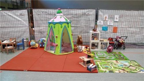 Eine Spielecke in der Erstaufnahmeeinrichtung in Rohrdorf mit Spielsachen, die gespendet worden sind. Foto Landratsamt