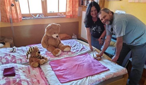 Gabriele Fleck und ihr Ehemann René haben ihr Gästezimmer für die Aufnahme von ukrainischen Flüchtlingen vorbereitet. Foto Hadersbeck