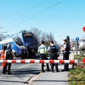 Frau stirbt nach Zusammenstoß mit Regionalzug