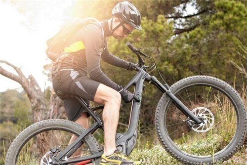 Haben E-Bike und Akku ausgedient, können sie zum Beispiel am örtlichen Wertstoffhof entsorgt werden.