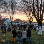 Gläubige halten in Kolbermoor ökumenische Friedensgebete
