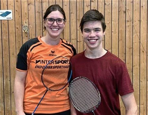 Ins Viertelfinale spielten sich beim Nikolausturnier in Neuaubing Veronika Amann und Johannes Amann.Foto re