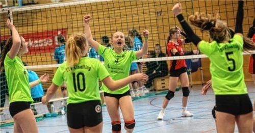 Jubel beim TSV Eiselfing (von links): Emma Pick, Helena Pauker, Cilly Hälbich und Leni Nitschke.Foto Helmut Keiling