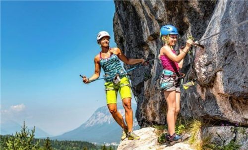 Kletterparadies in der Region Villach: der Kanzianiberg. Foto djd/Villach Tourismus/Gerdl