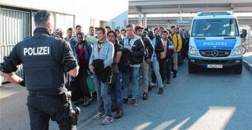 Mit einem vergleichbaren Zustrom an Flüchtlingen wie im Jahr 2015 rechnet im Landkreis Rosenheim niemand. Dennoch richten sich sowohl die Stadt als auch der Landkreis Rosenheim darauf ein, geflüchtete Menschen aus der Ukraine aufzunehmen. Foto Bonke