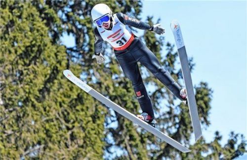 Nachwuchsskispringer Haile Göpfert (WSV Reit im Winkl) zeigte beim Finale des Deutschen Schülercups in Oberhof eine gute Leistung. Foto Jan Simon Schäfer