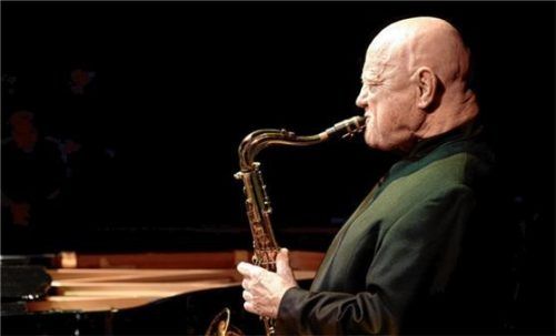 Nahm mit Henry Mancini den legendären Pink Panther auf: Saxofonist Don Menza. Fotos re