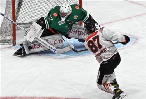 Starbulls-Goalie Christopher Kolarz lieferte eine starke Leistung ab.Foto Hans-Jürgen Ziegler