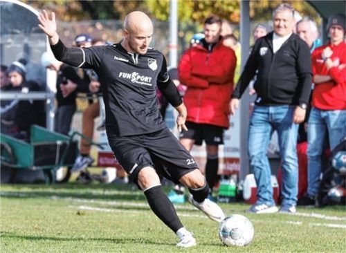 Stürmer Marc Abel ist von der SG Perach/Winhöring wieder zurück nach Erlbach gewechselt.Foto Gabi Zucker