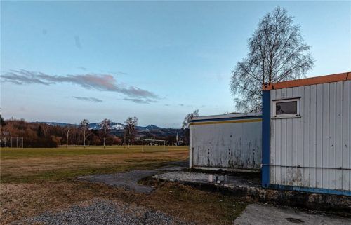Vom Bikepark am alten Sportplatz könnte auch der Fußballbereich profitieren. Nicht nur weil die in die Jahre gekommenen Container ersetzt werden sollen, sondern auch, weil das Gelände insgesamt deutlich mehr Zulauf bekommen wird. Foto Thomae