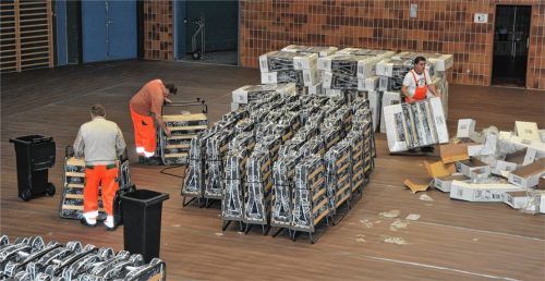 Vor sieben Jahren wurde die Luitpoldhalle bereits gesperrt, um geflüchteten Menschen eine Unterkunft zu bieten. Jetzt sollen erneut Kriegsflüchtlinge in die Sporthalle einziehen. Foto Archiv/Schlecker
