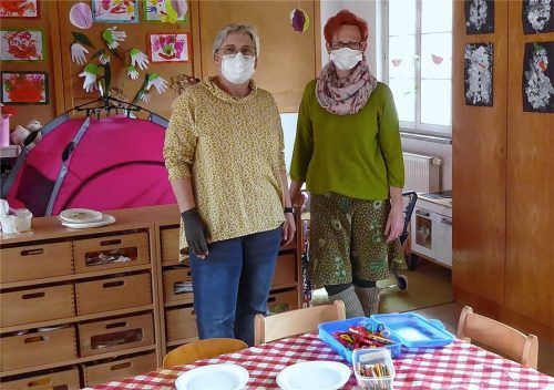 Wollen den ukrainischen Kindern einmal in der Woche einen Spielenachmittag bieten: die Erzieherinnen Andrea Markl (links) und Antje Eisenhut. Foto Riediger