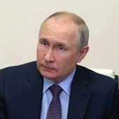 Massaker in Butscha: Putin ehrt Soldaten für „Heldentum“ Ukraine tauscht Soldaten, Moskau weist Diplomaten aus