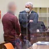 Polizist zeigt Hitlergruß im Biergarten