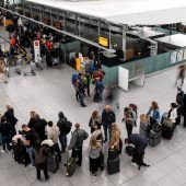 Flughafen: Mit Blessuren aus der Krise