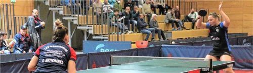 Als Svetlana Ganina mit ihrem Dreisatzsieg gegen Alina Nikitchanka auf 5:0 stellte, war das Tor zum Halbfinale zunächst ganz weit offen. Foto Gerhard Erlich