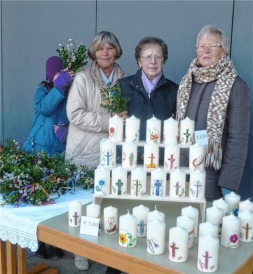 An Palmsonntag werden wie letztes Jahr Kerzen und Palmbuschen verkauft.