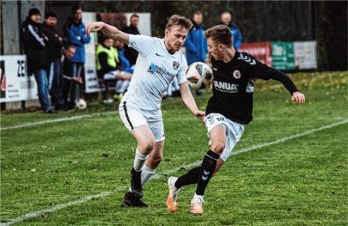 Andreas Hundschell (links) und die SGRRG wollen im Derby gegen den TSV Dorfen die nächsten Punkte einfahren. Foto Johannes Wimmer