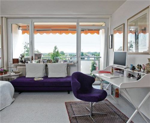 Beim Umzug hilft die hauseigene Einzugsbegleitung der Seniorenresidenz. Viele ältere Menschen nutzen die Gelegenheit, um sich neu und modern einzurichten. Foto djd/Augustinum