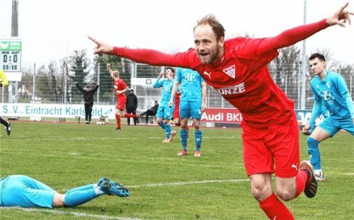 Bruckmühls Anian Folger bejubelt seinen Siegtreffer zum 1:0.Foto Wolfgang Fehrmann