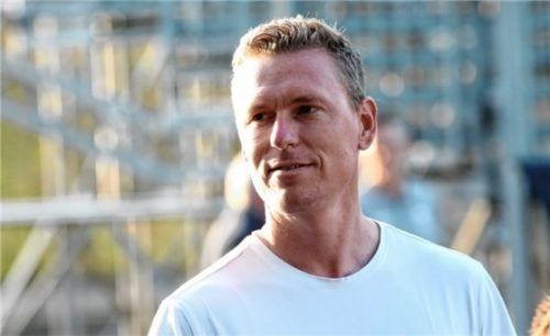 Burghausens Trainer Leo Haas durfte sich über den dritten Heimdreier in Serie freuen. Foto Buchholz