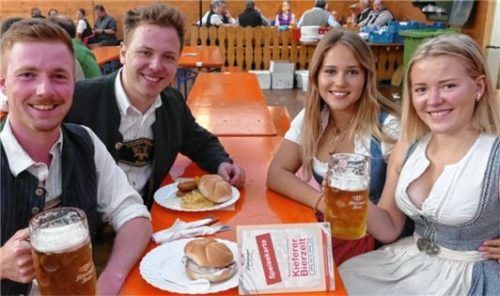 Christoph, Christian, Julie und Theresa (von links) waren jeden Tag da – bis zum Schluss.