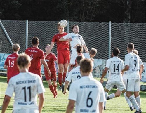 Das Hinspiel gewann die SG Reichertsheim/Ramsau-Gars noch mit 1:0, im Rückspiel sind die Gastgeber aus Saaldorf allerdings die Favoriten.Foto Johannes Wimmer