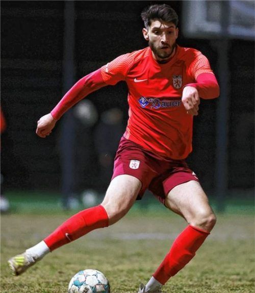 Dauerbrenner Lucas Knauer und der TSV Wasserburg wollen in Deisenhofen punkten, um sich für die Abstiegs-Relegation zu qualifizieren.Foto Butzhammer