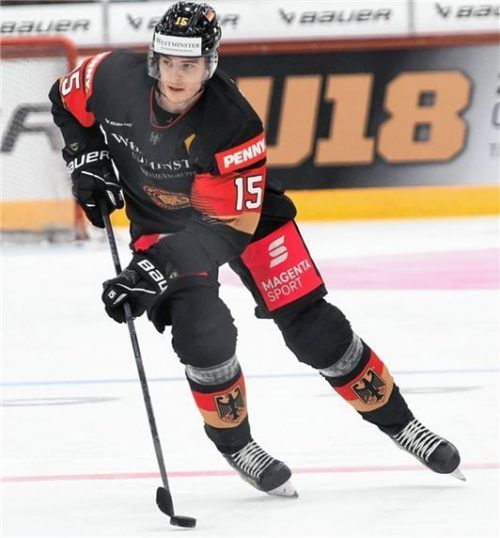 Den Blick nach vorne gerichtet: Stefan Loibl im DEB-Trikot beim Testspiel gegen die Schweiz.Fotos Hans-Jürgen Ziegler