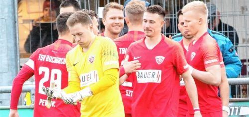 Die Buchbacher um Daniel Maus (vorne) wollen heute einen Punkt aus Eichstätt entführen. Foto Michael Buchholz