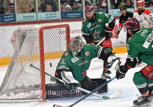 Die frühe 1:0-Führung in der 5. Minute für die Gäste aus Hannover durch Kabitzky. Foto Hans-Jürgen Ziegler