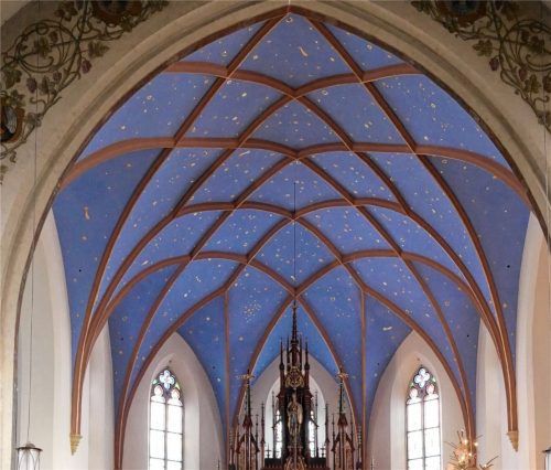 Die Sanierung des Chors in der Kirche St. Georg in Eggstätt ist abgeschlossen. Bis zum Sommer soll es auch ein neues Lichtkonzept geben. Foto Staber