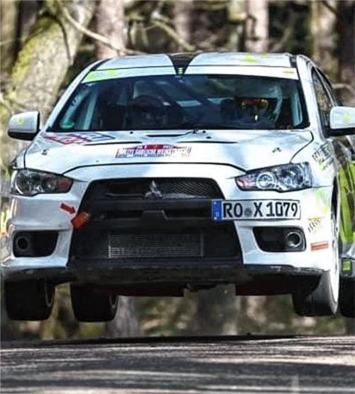 Die Überflieger beim Rallye-Sprint in Hutthurm: Thomas Sobek mit Co-Pilot Hartmut Geist. Foto Sobek