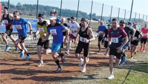 Großartige sportliche Leistungen gab es beim achten Chieminger Crosslauf.Foto Markus Müller