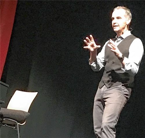 Hat wieder jede Menge an skurrilen Geschichten und Anekdoten ausgegraben: Stefan Kröll. Foto Bößwetter