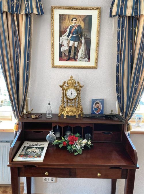 Im Gasthaus Anzinger ist dem König Ludwig ein ganzes Zimmer gewidmet.Foto  Böck