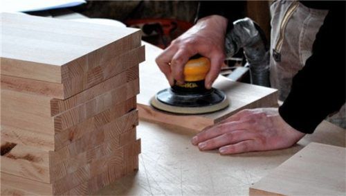 In der Region bieten viele Betriebe eine Ausbildung an, bei der der Werkstoff Holz im Fokus steht. Foto pixabay