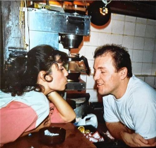 Junge Liebe: Diese Aufnahme von Maria und Aristidis Vassios entstand im Jahr 1984. Fotos Simeth, re