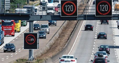 Kann ein Tempolimit dabei helfen, die Energieabhängigkeit von Russland zu reduzieren. In Deutschland wird noch diskutiert. Foto dpa