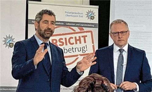 Klärten über die Betrugsmaschen auf: Kommissariatsleiter Christoph Mitter (links) und Martin Freudling von der Staatsanwaltschaft Traunstein. Foto Göttler