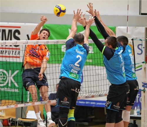 Laurenz Welsch (links), der in der 2. Bundesliga für Mühldorf spielt, gehört zum Kader der Grafinger Mannschaft. Foto Fabian Bartsch