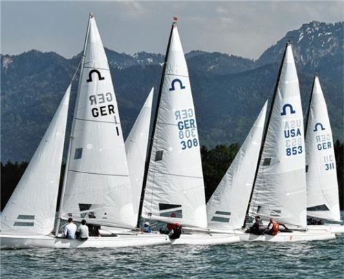 Maximal drei Personen dürfen beim Soling auf das jeweilige Kielboot.Foto Gerhard Niessen