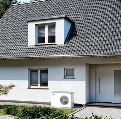 Umweltfreundlich und kostensparend: Das grüne Heizen etwa mit einer Wärmepumpe zahlt sich für Hauseigentümer gleich mehrfach aus. Foto djd/Stiebel Eltron