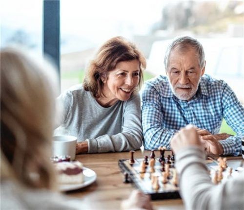 Wer einen Vitamin-B12-Mangel ausgleicht, kann Symptome wie Vergesslichkeit ausbremsen und sich wieder besser konzentrieren. Foto djd/Wörwag Pharma/Colourbox