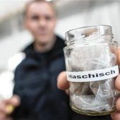 17-Jährigen misshandelt und bedroht
