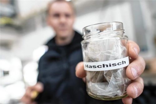 120 Gramm Haschisch soll der Haupttäter einem Minderjährigen verkauft haben. Foto DPA